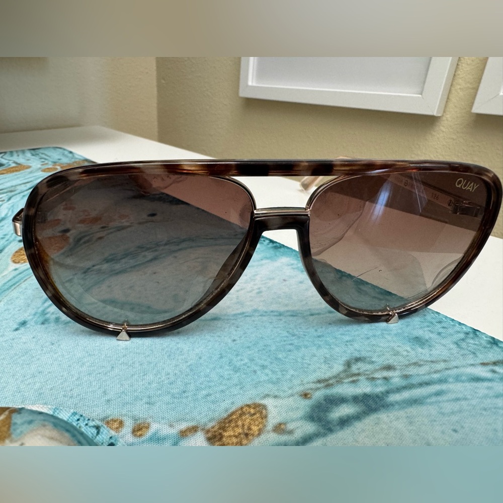 Quay High Profile Polarized Brown/Tortoise sunglasses